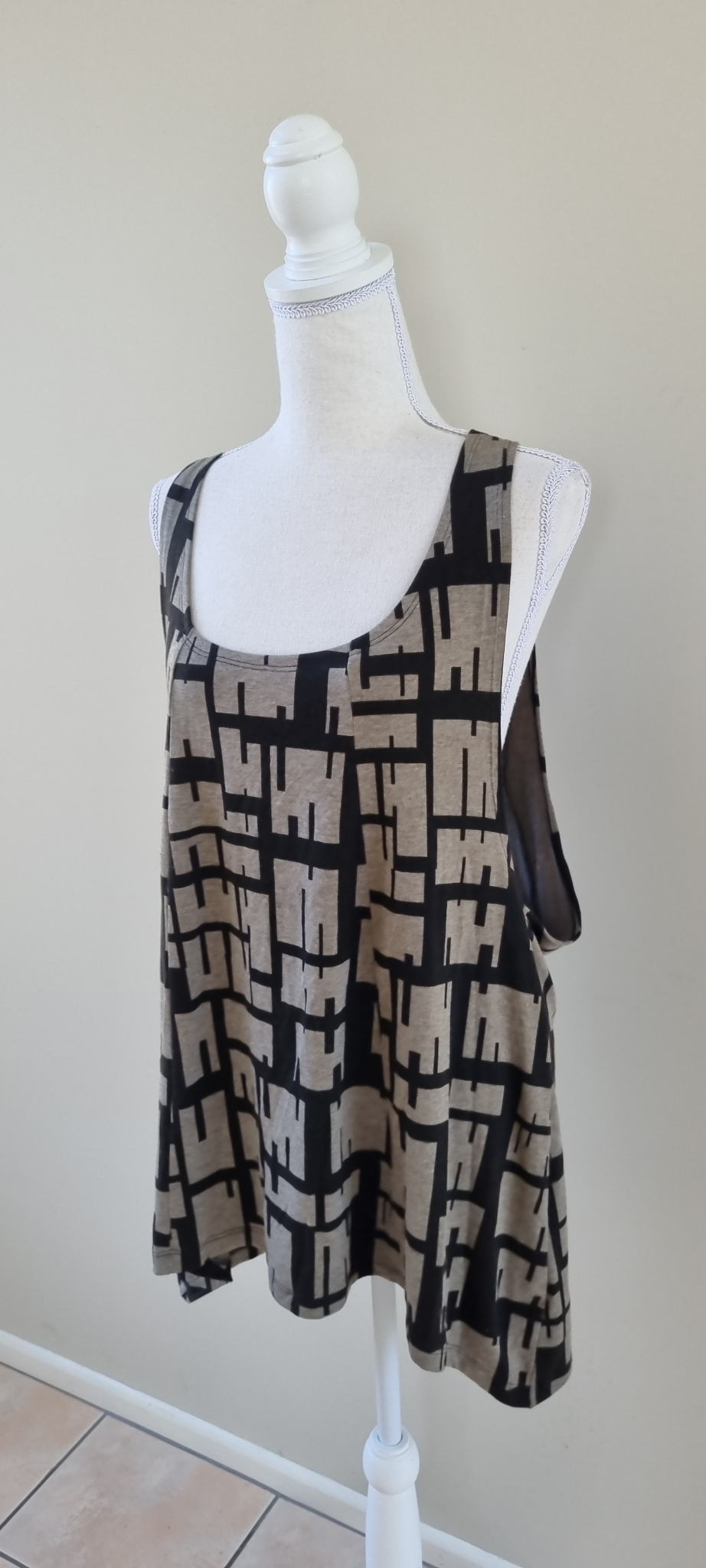 Kilt Top Size 14, image 2