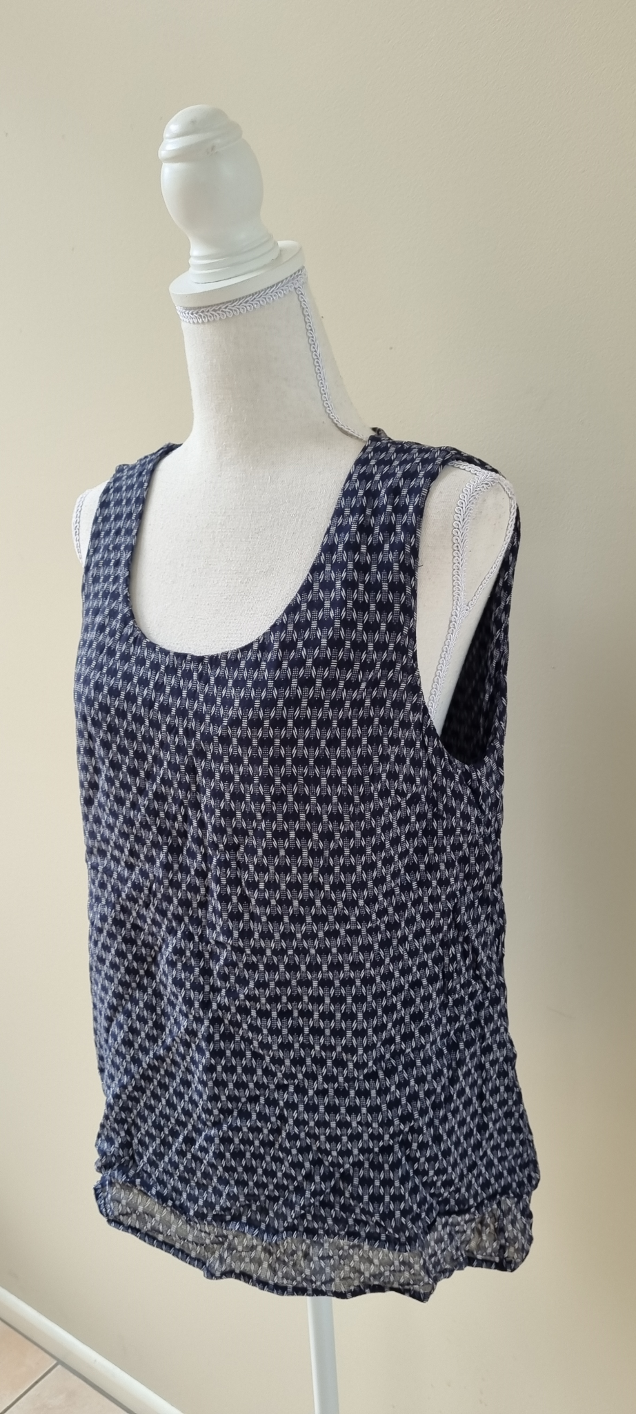 Max Top Size 16, image 2
