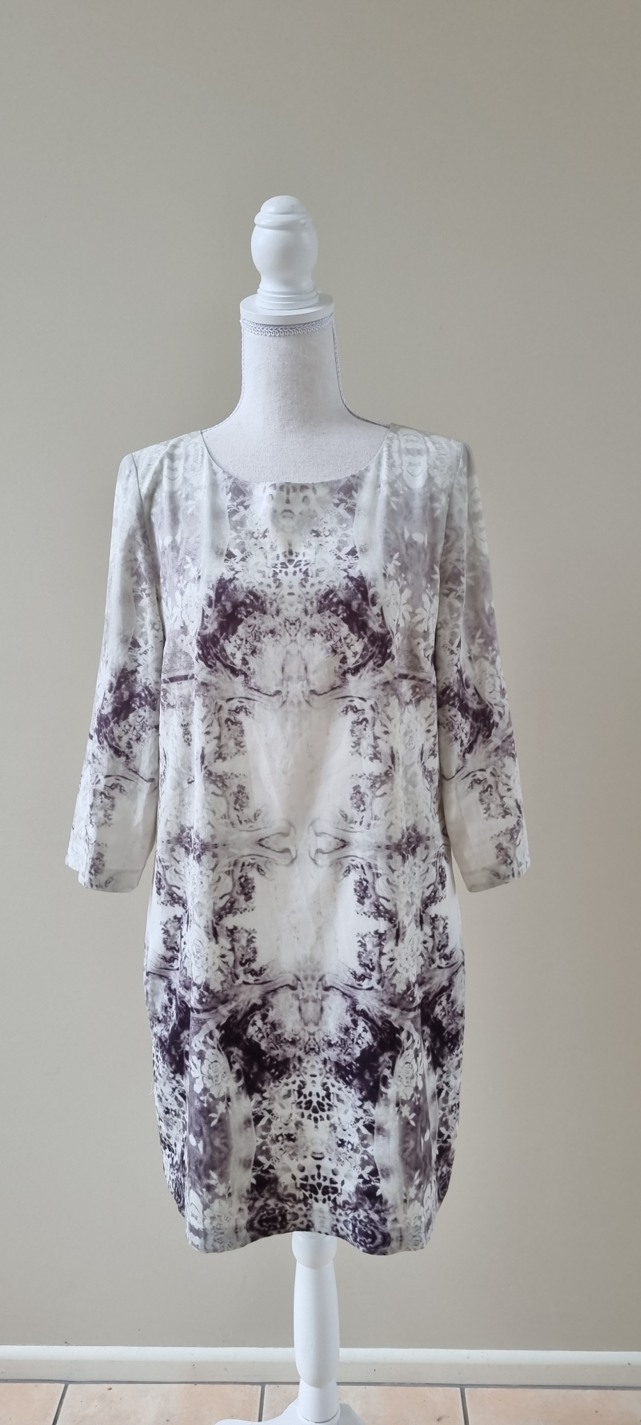 Decjuba Dress size 12