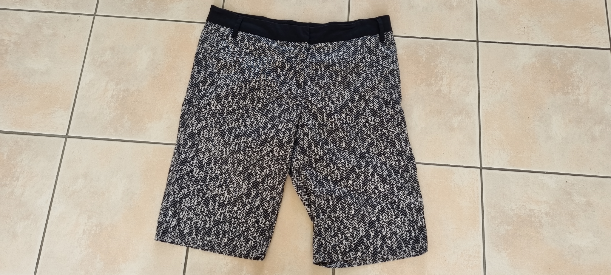Whistle Shorts Size 14