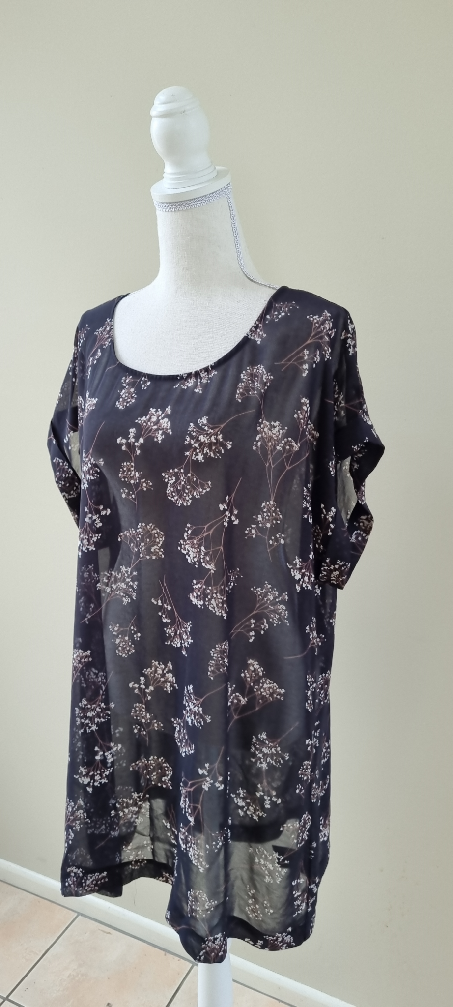 Whistle Tunic Top Size 18, image 2