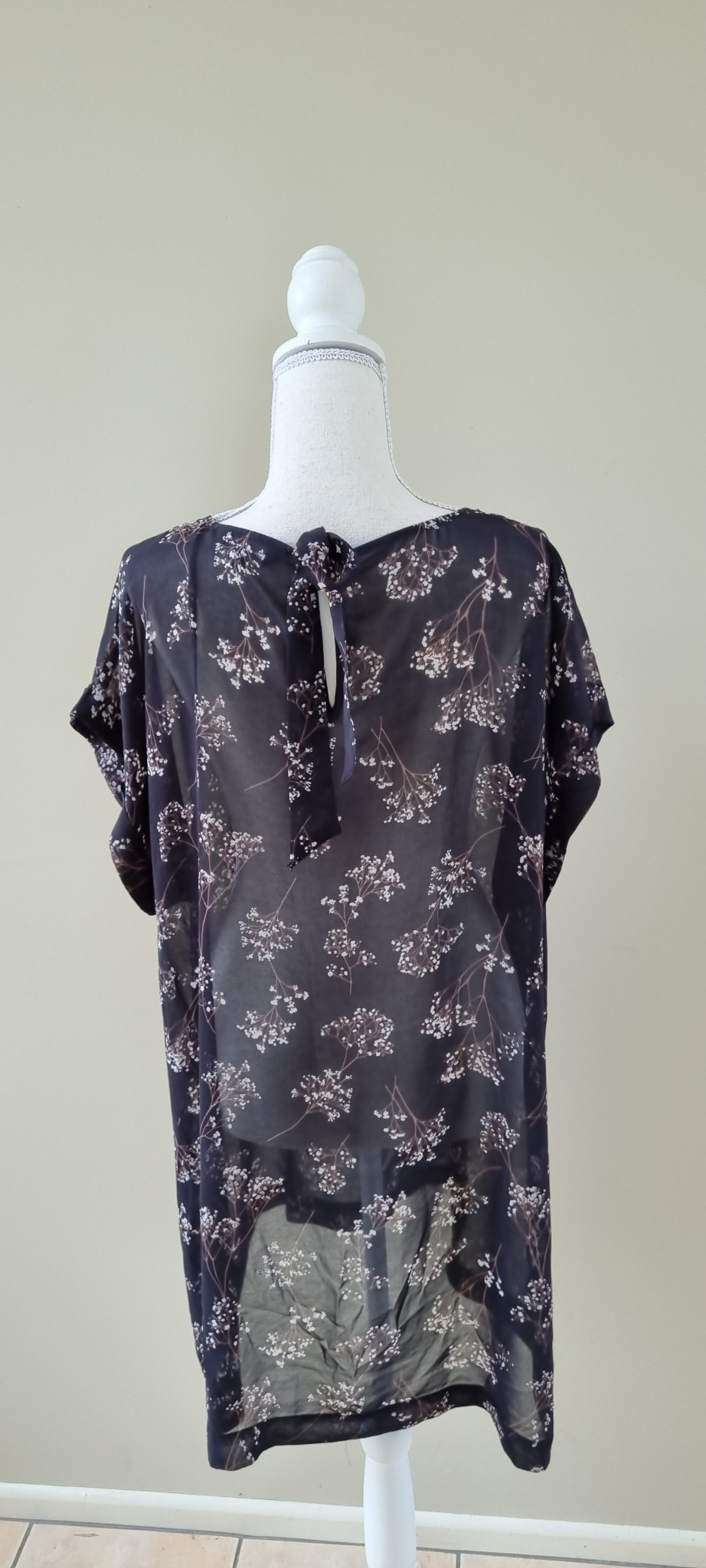 Whistle Tunic Top Size 18, image 3