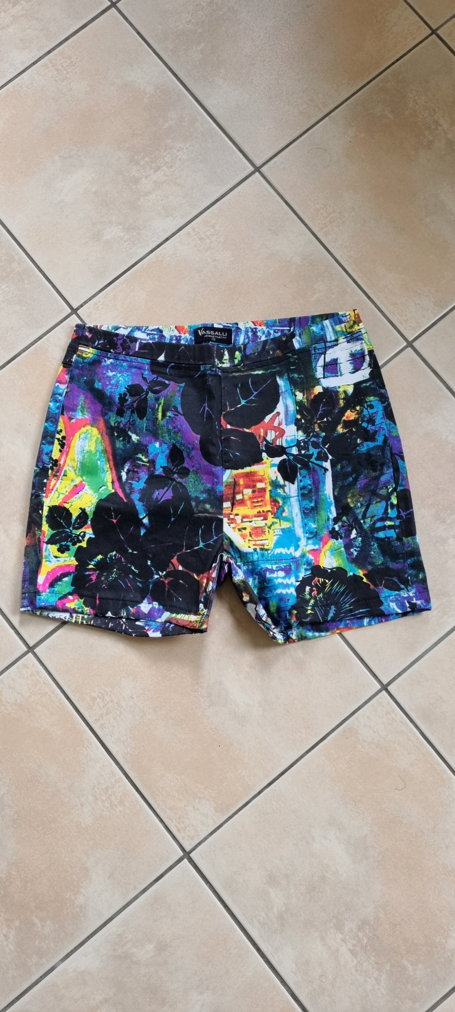 Vassalli Shorts Size 10