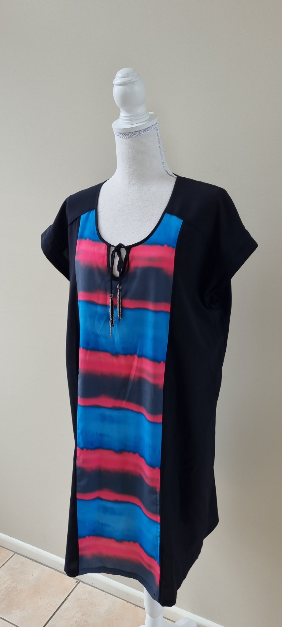 Vamp Dress Size 14, image 2
