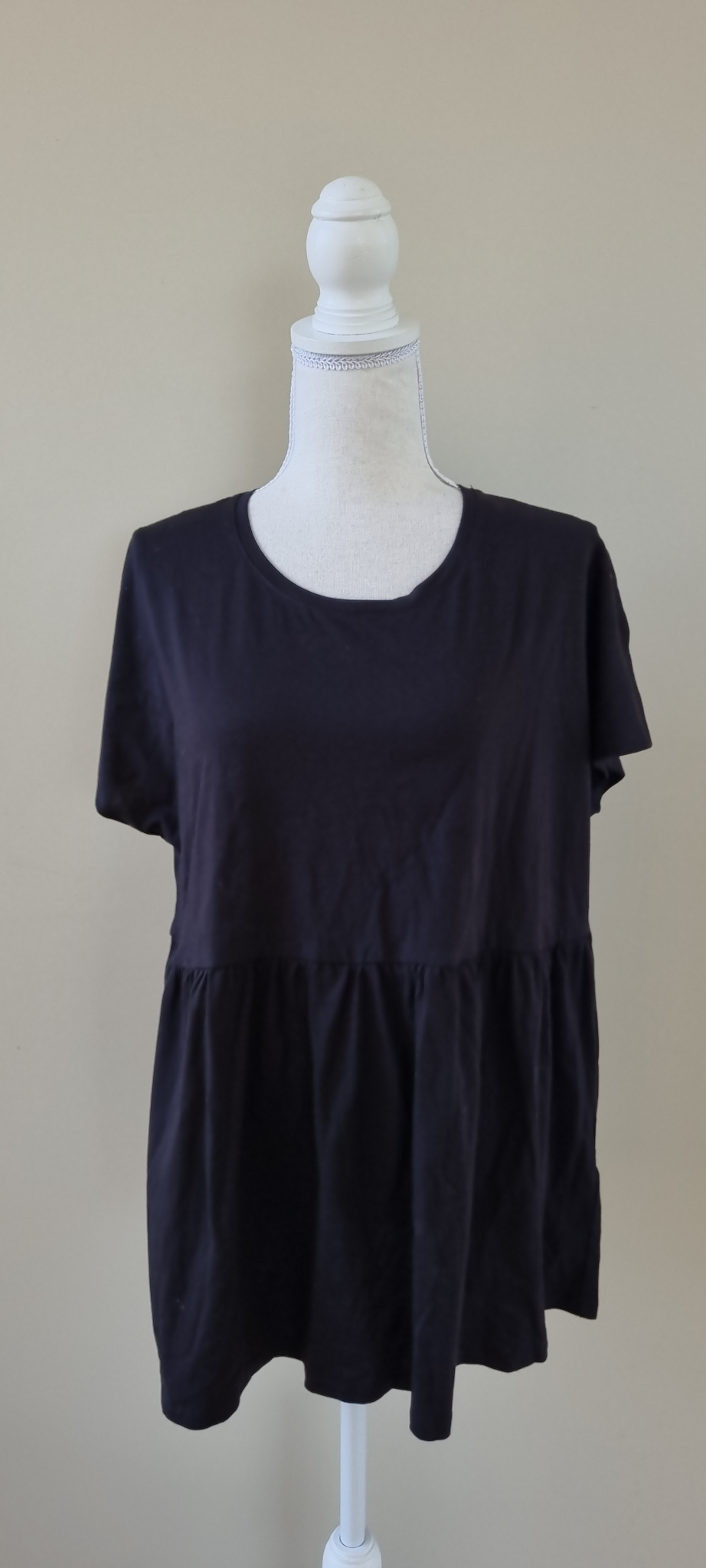 Virtuelle Black Top Size XS / 14 NEW WITH TAG