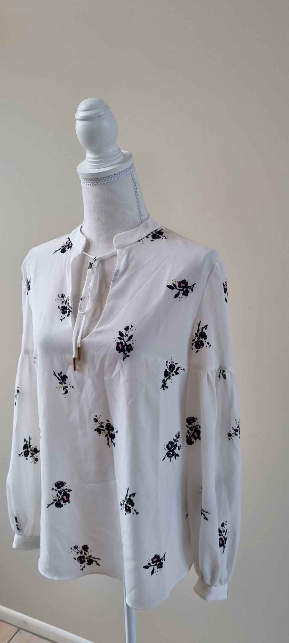 Witchery Top Size 10, image 2