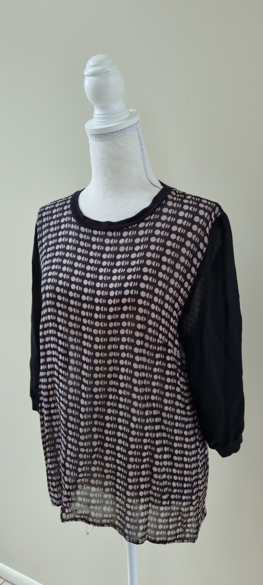 Caroline Sills Top size 10, image 2