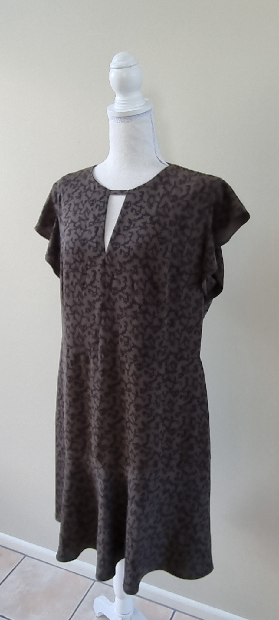Veronika Maine Dress Size 16, image 2