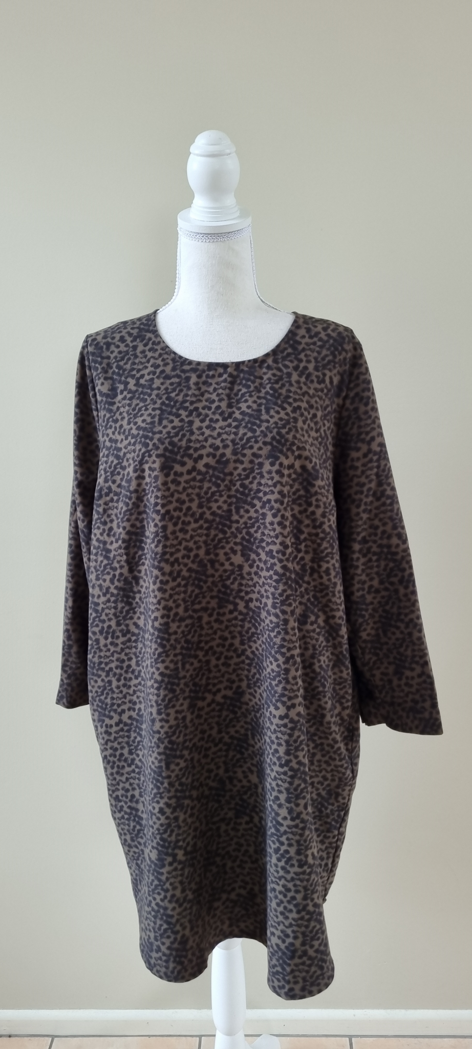 Decjuba Dress size 14