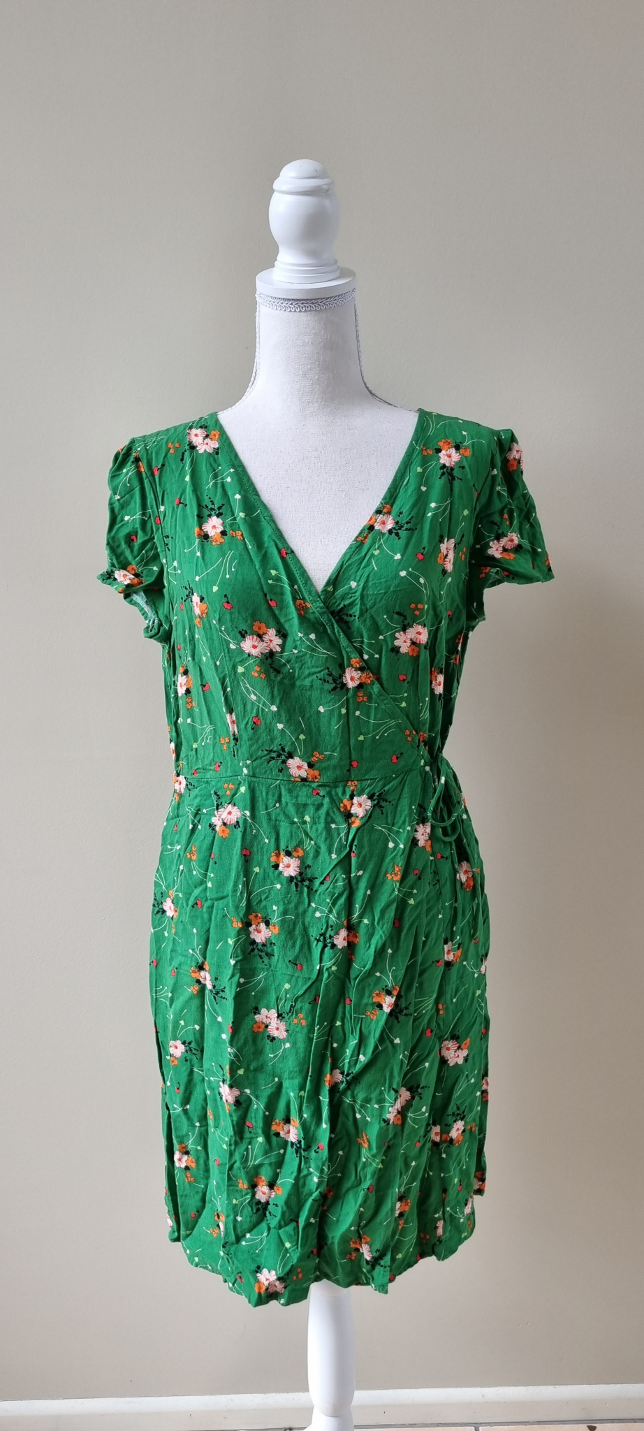 Capture Dress Size 14
