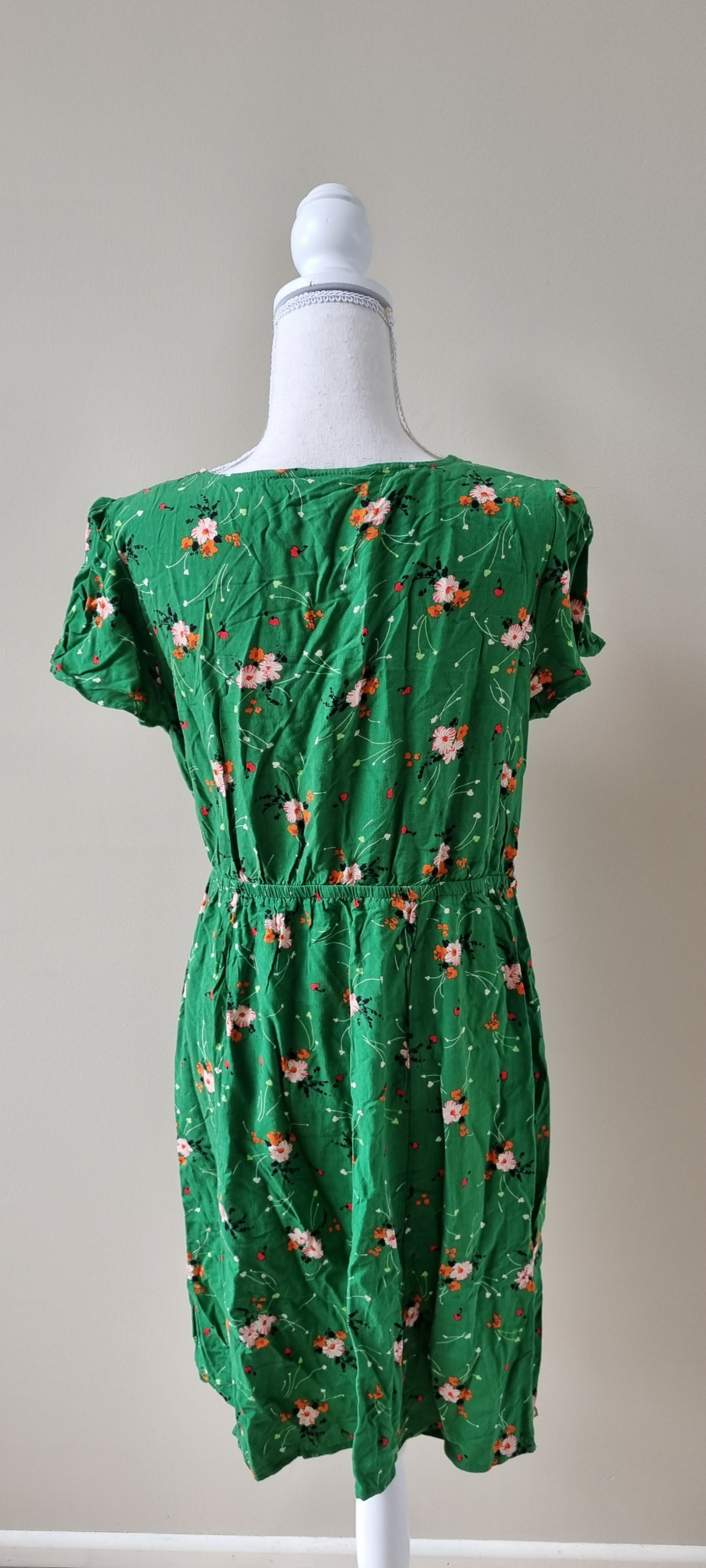 Capture Dress Size 14, image 3