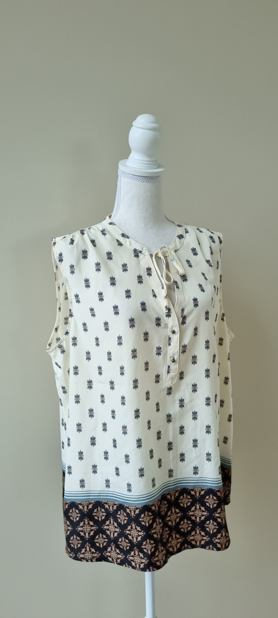 Zest Top Size 18, image 2