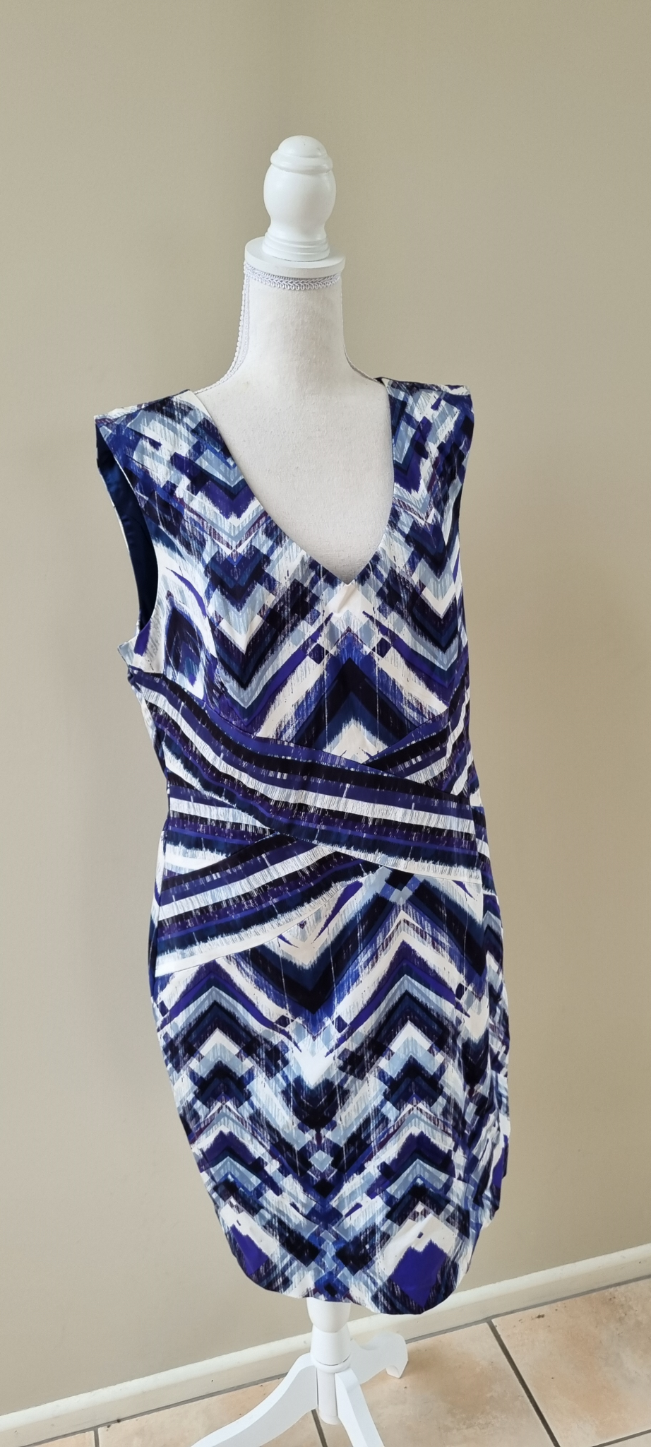 Jacqui E Dress Size 18, image 2