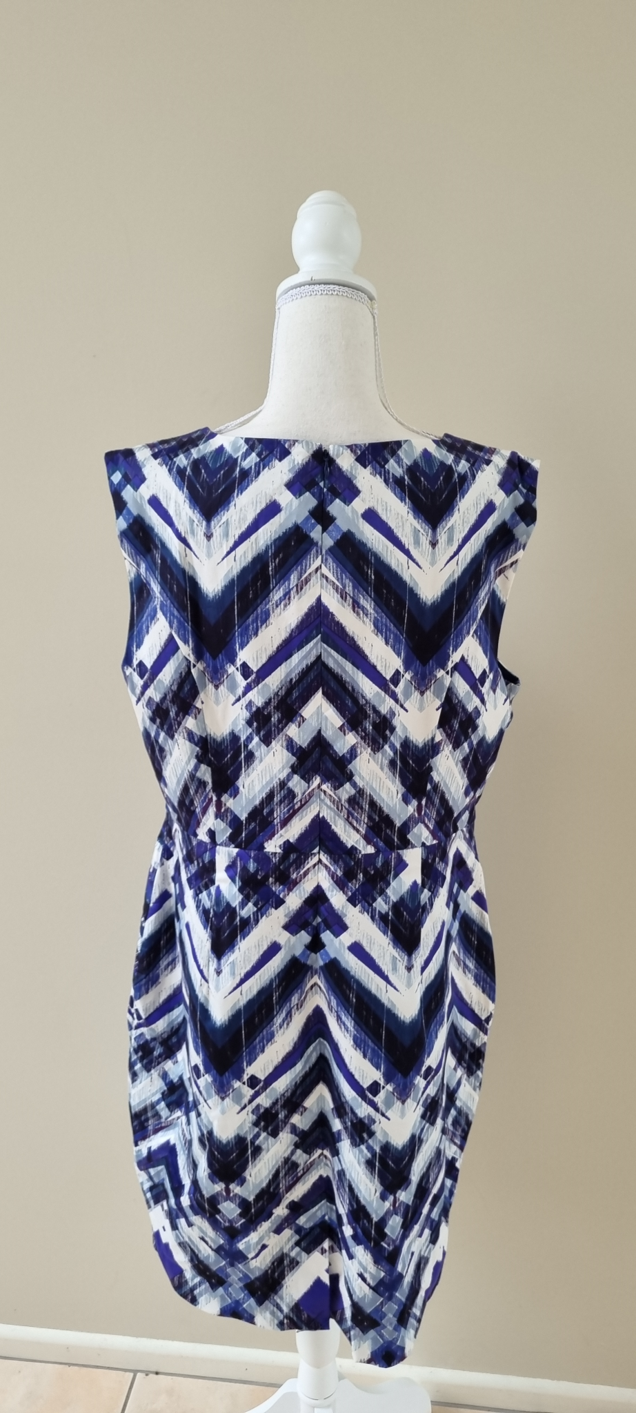 Jacqui E Dress Size 18, image 3