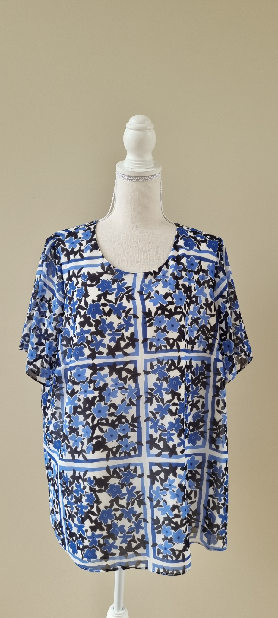 Studio Curve Top Size 16