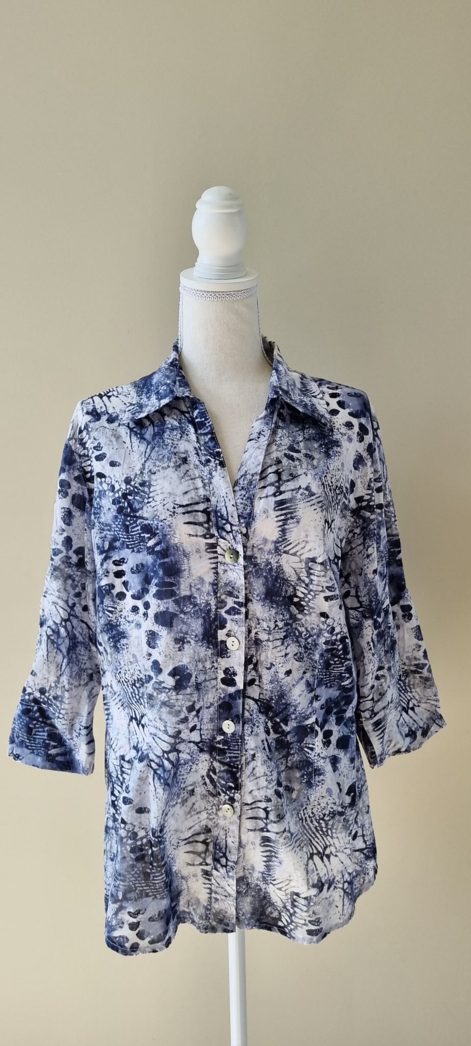 Jean Jones Shirt size M