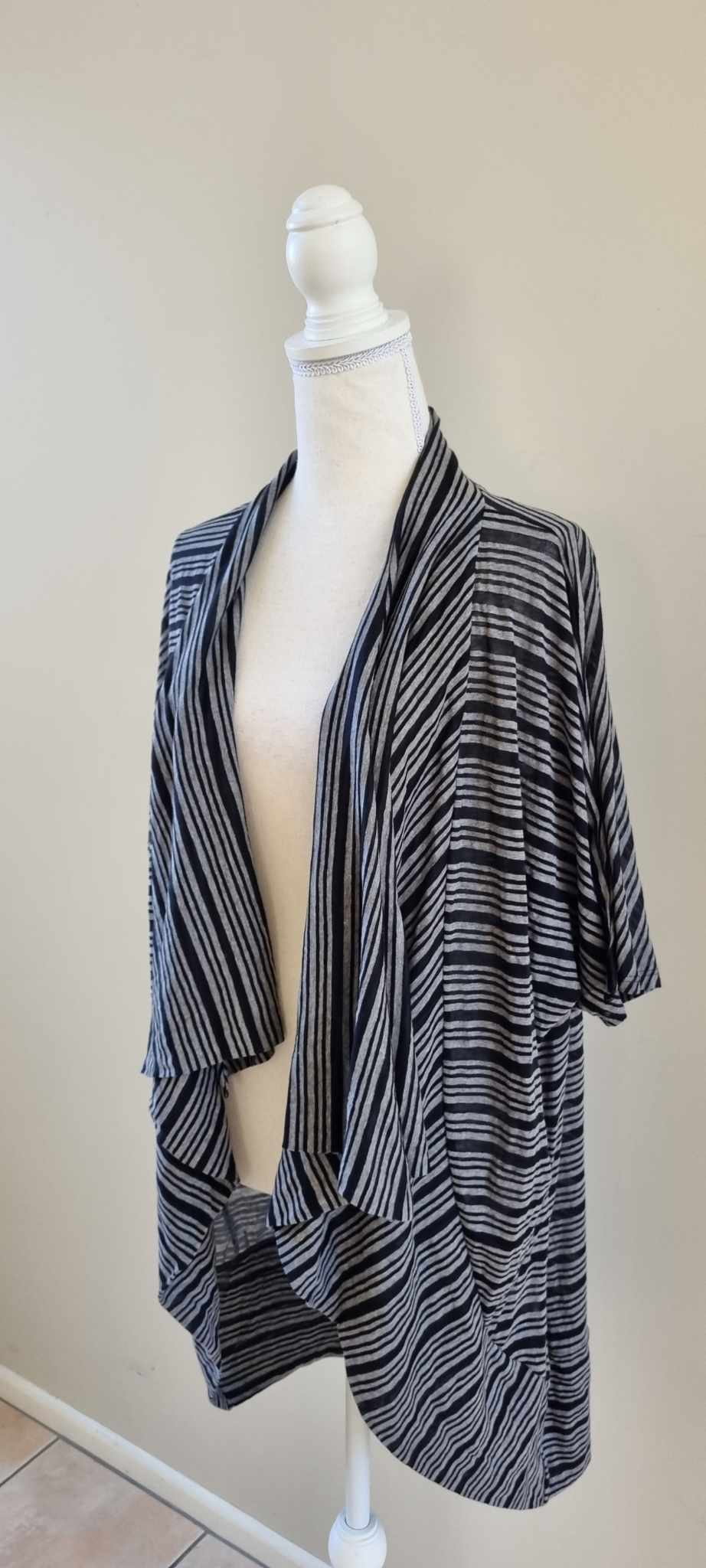 Virtu Cardigan Size XS / 14, image 2