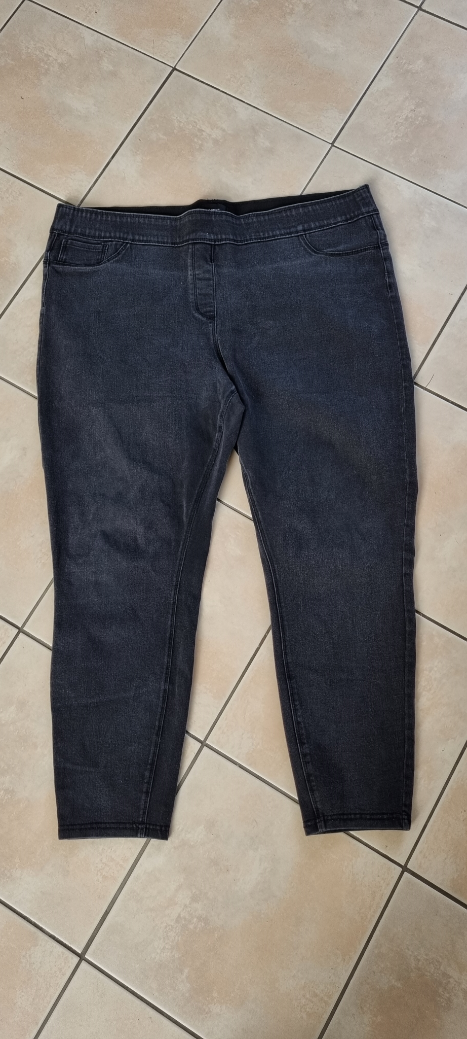 Sara Jeans size 20