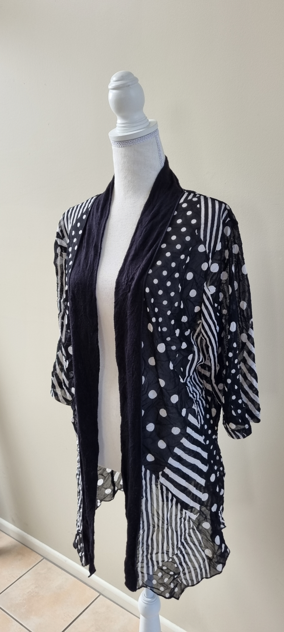 Lisa Law Cardigan Size 16, image 2
