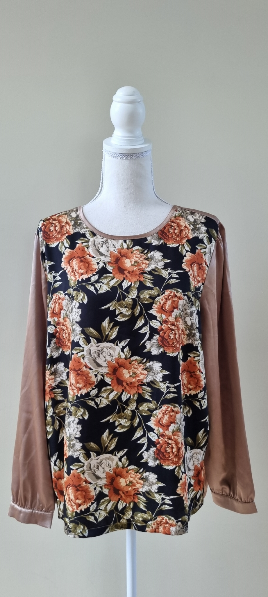 Classified Top size L / 16
