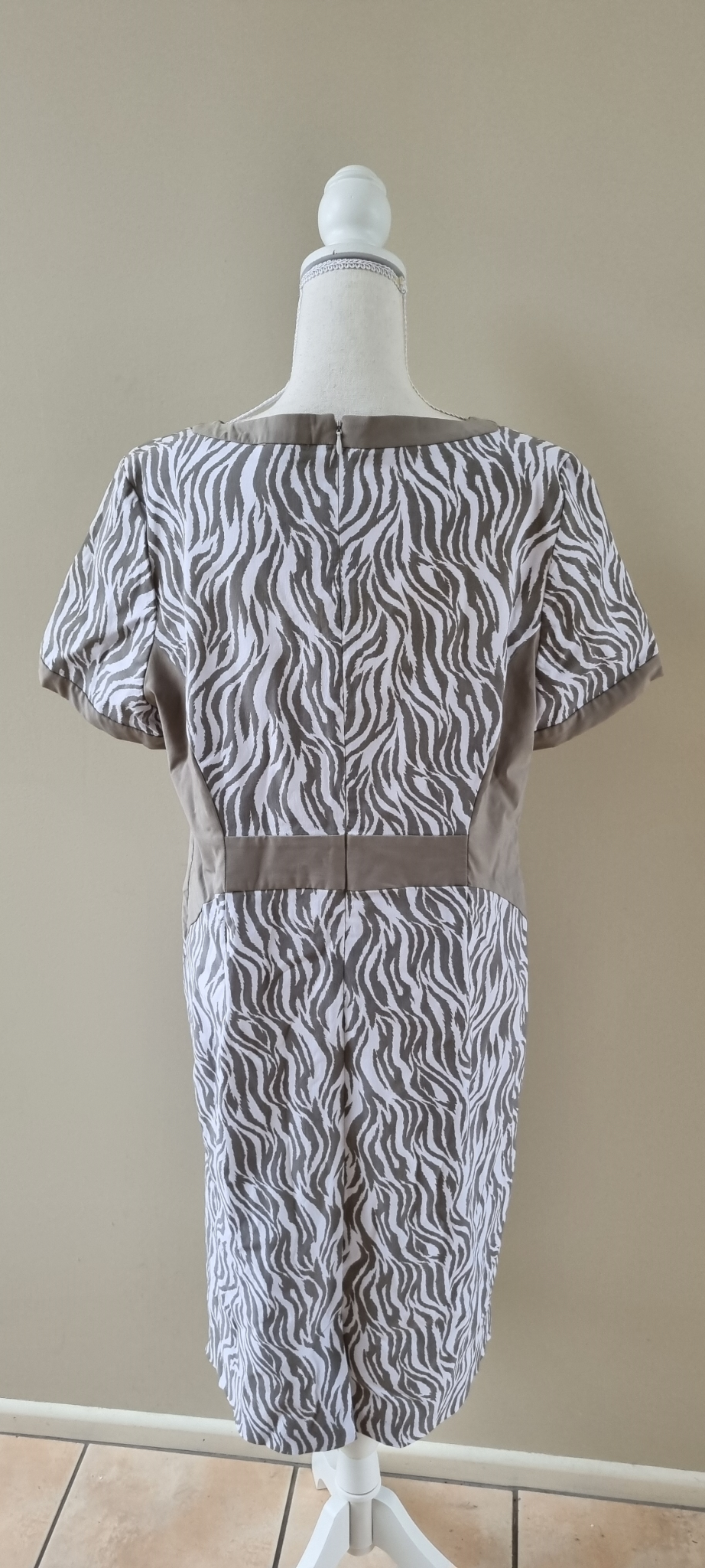 Kamiko Dress Size 16, image 3
