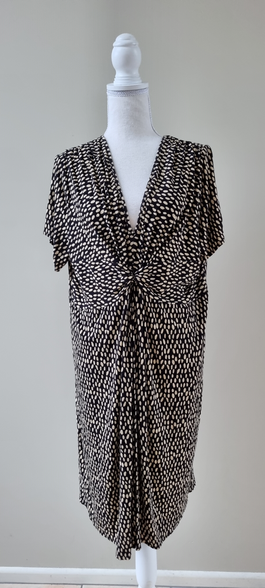 Virtu Dress Size M / 18