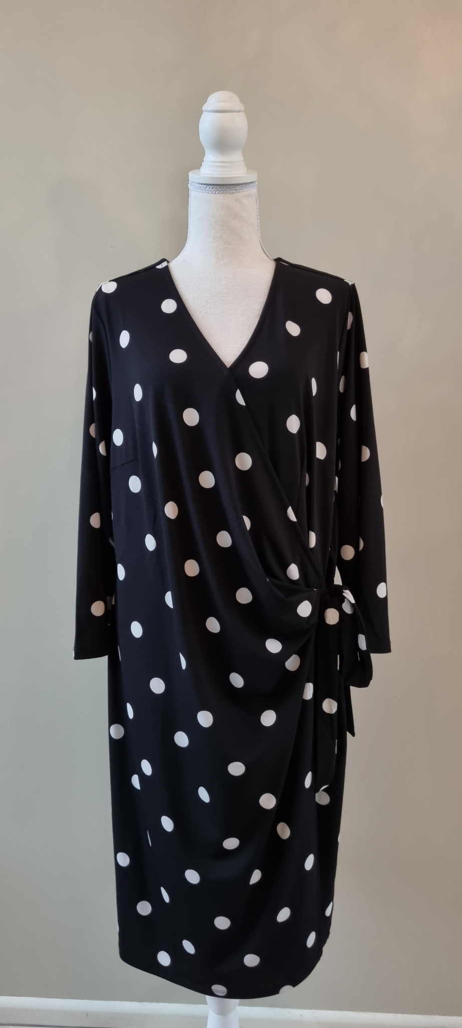 Studio Curve Dress size 16