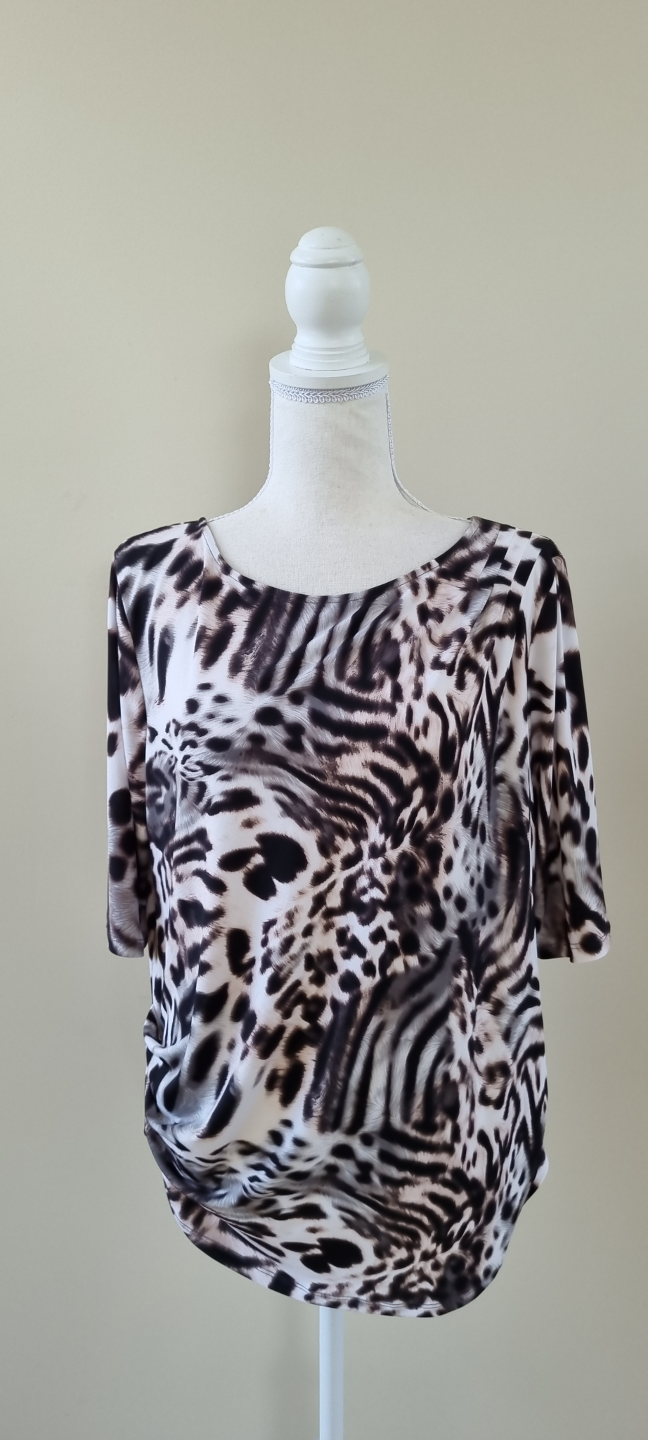 Paula Ryan Top size L NEW WITH TAG $300