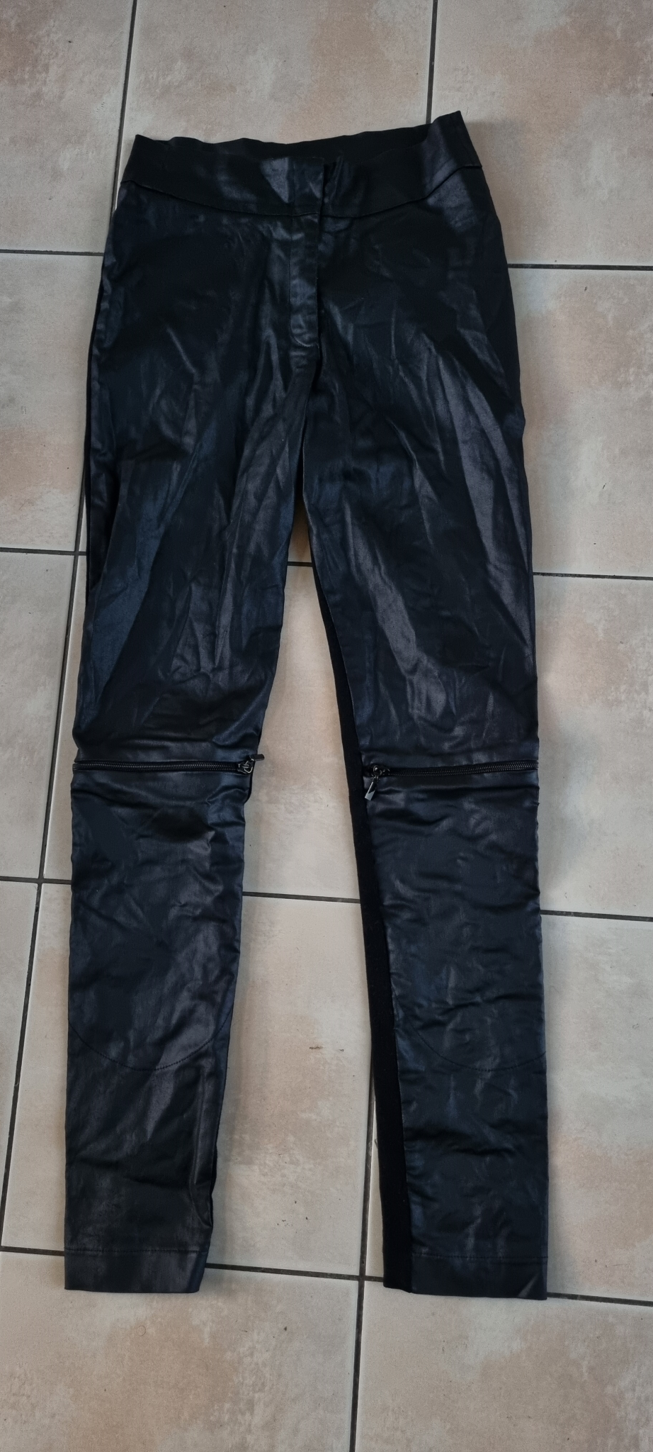 Mild Red Black Pants size 10
