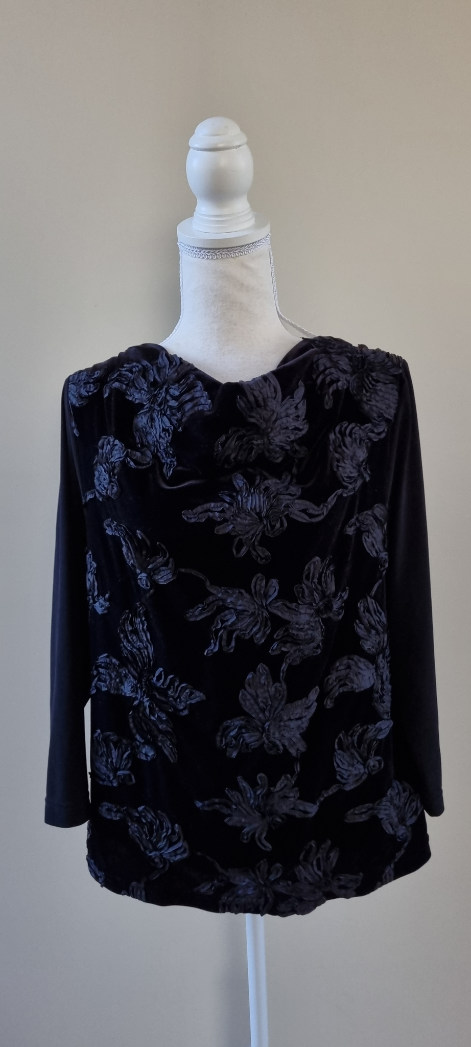 Leslie Herbert Black Top size 14