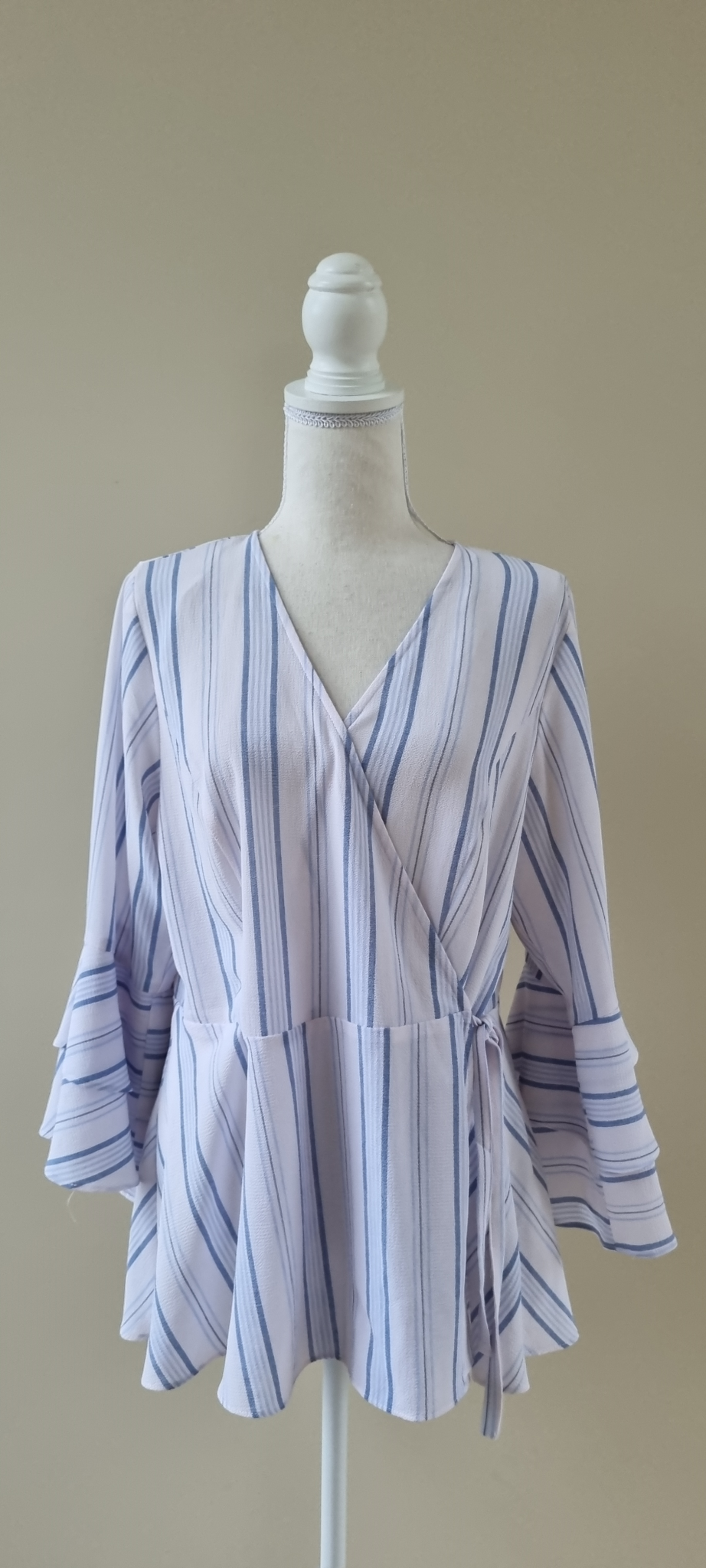 City Chic Top Size XS 14 / 16