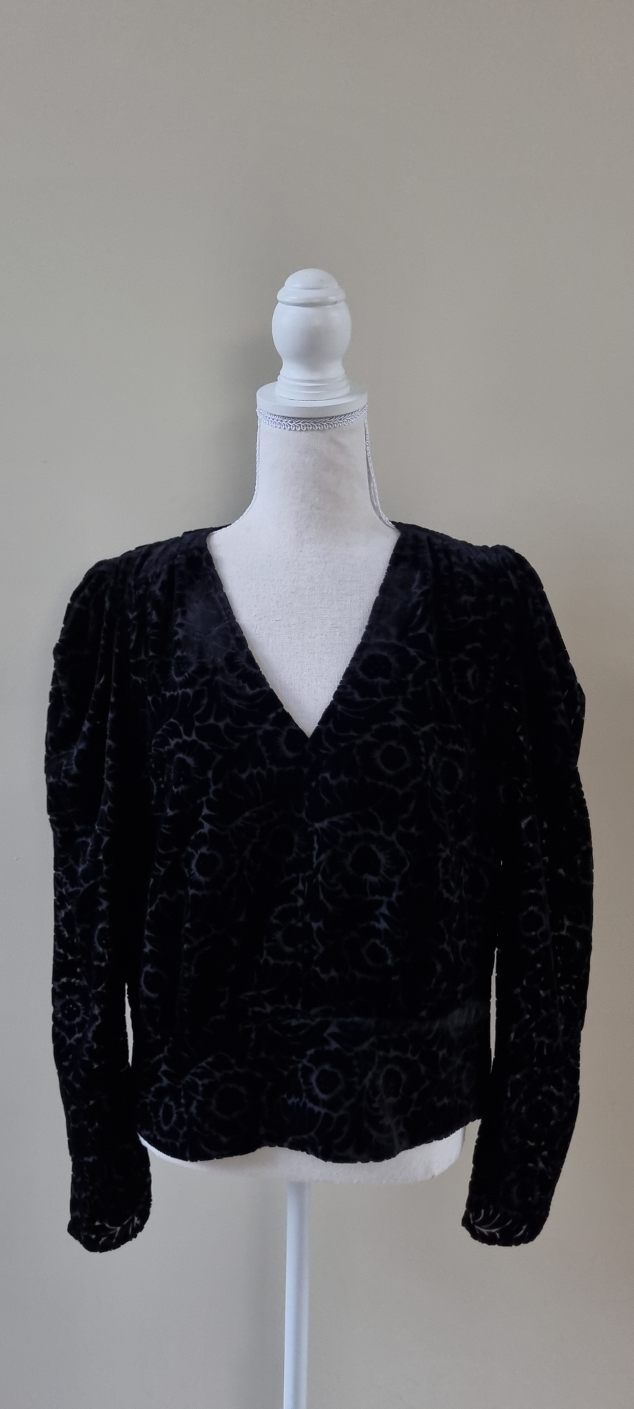 Witchery Black Top size 14