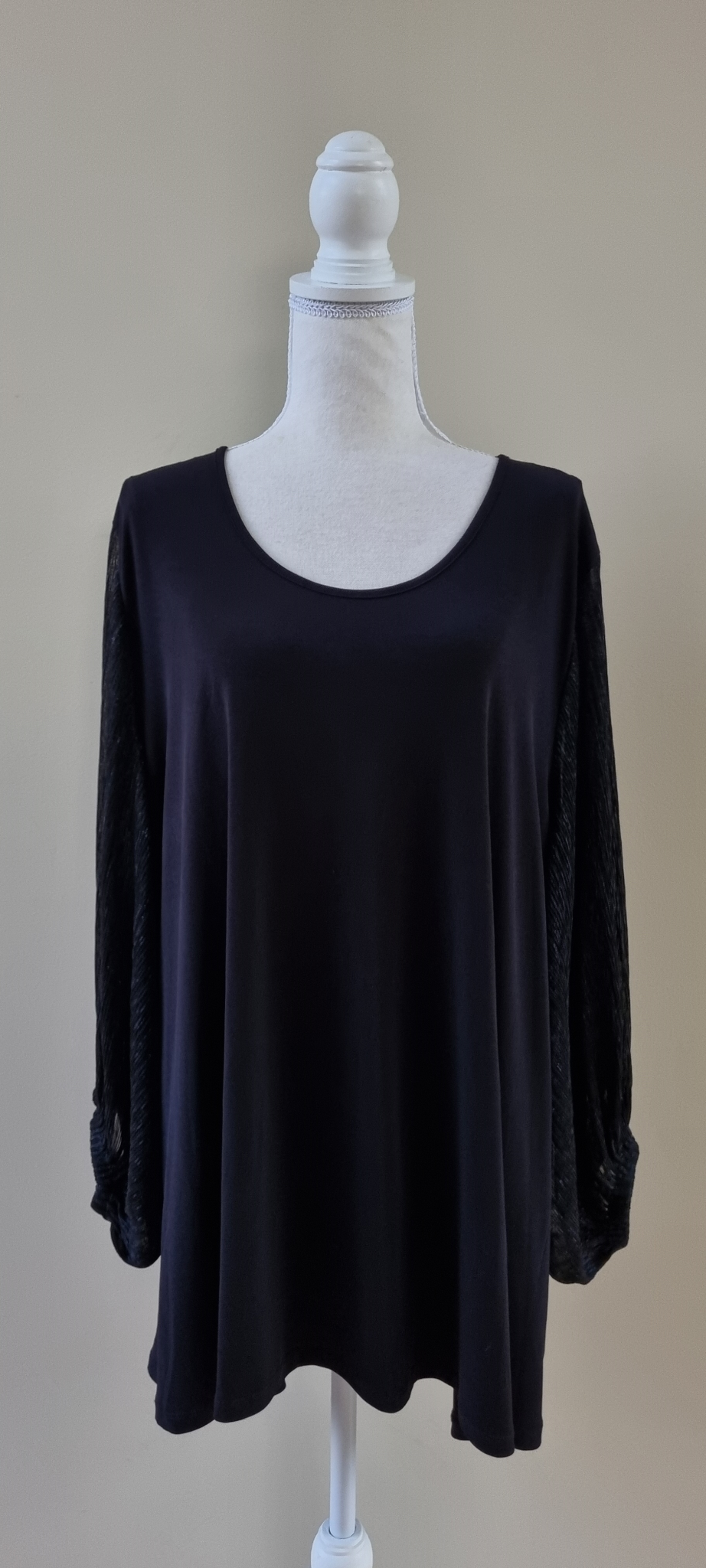 TS Taking Shape Black Top Size 20