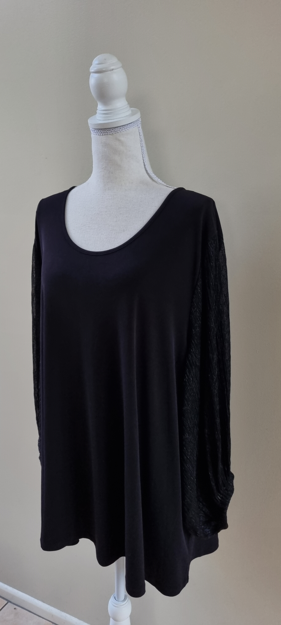 TS Taking Shape Black Top Size 20, image 2