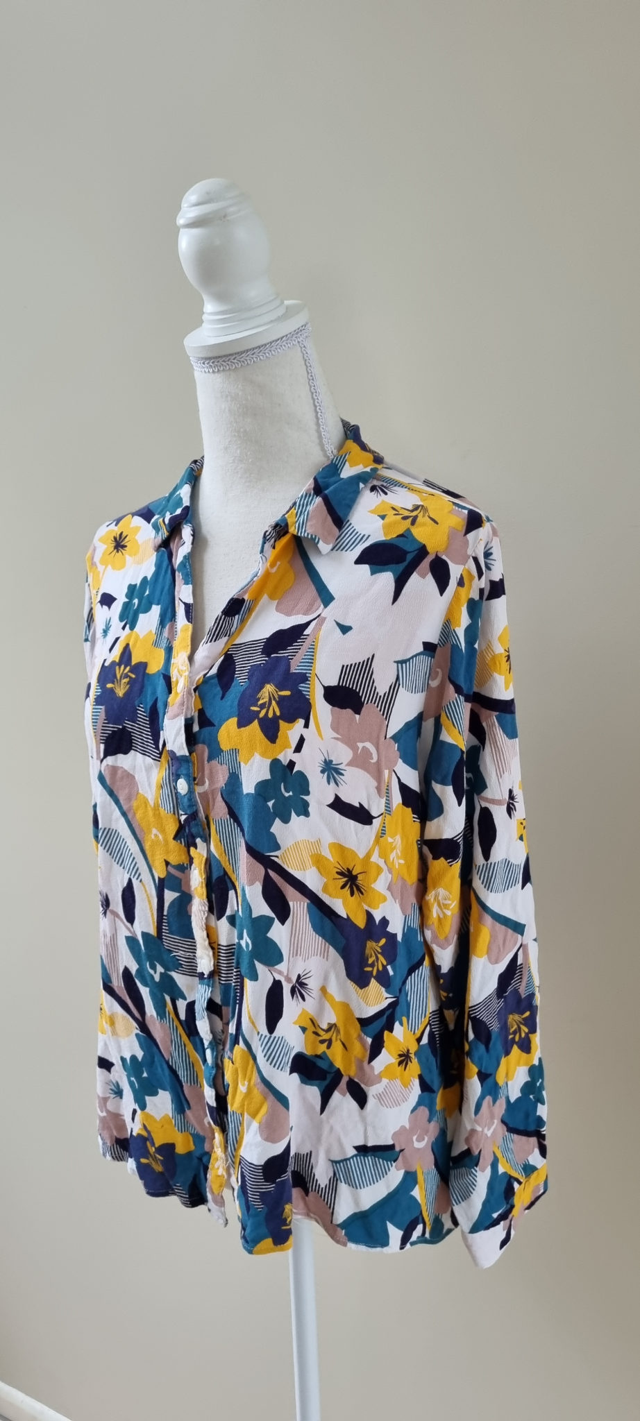 Twin Lakes Shirt size 14, image 2
