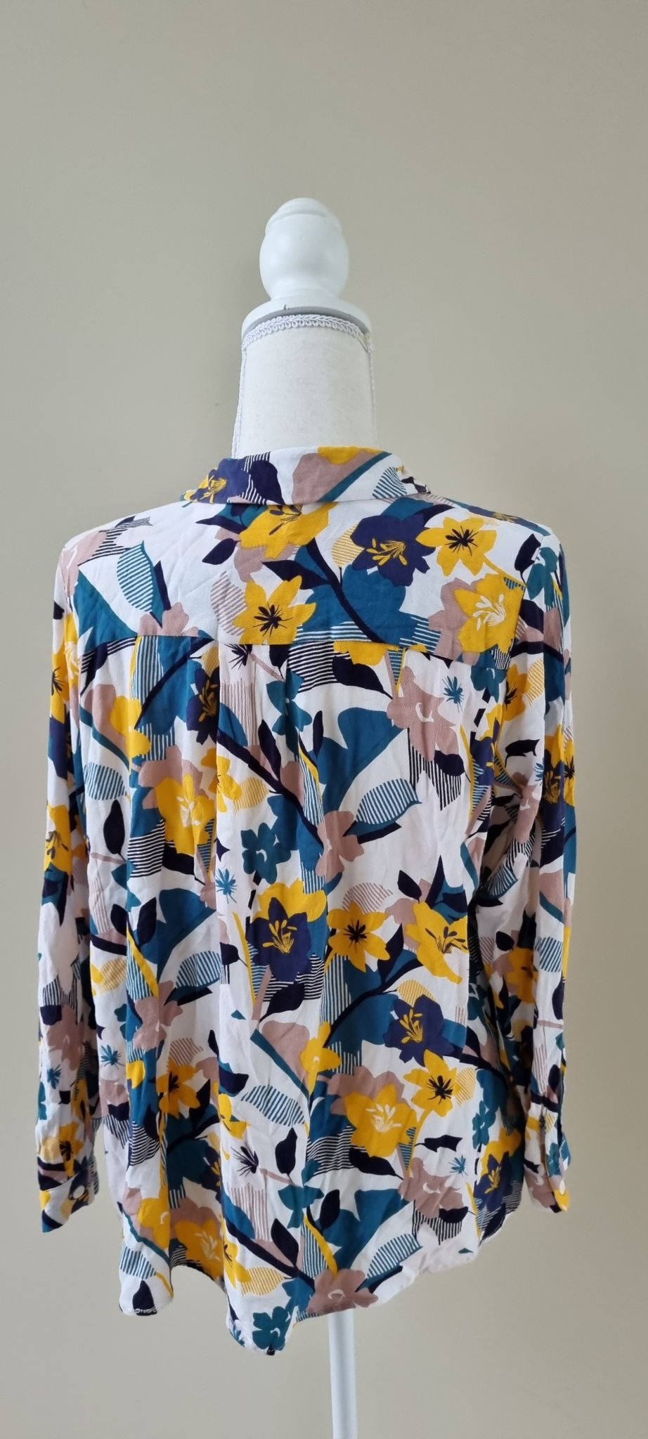Twin Lakes Shirt size 14, image 3