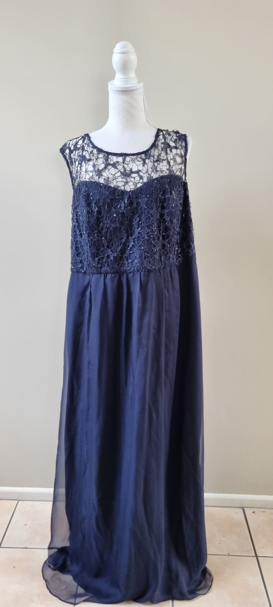 City Chic Dress Size M / 18