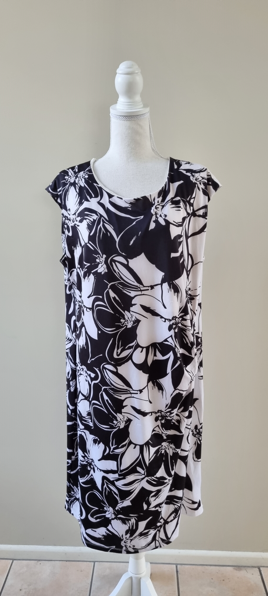 Mesmerise Dress size XXL
