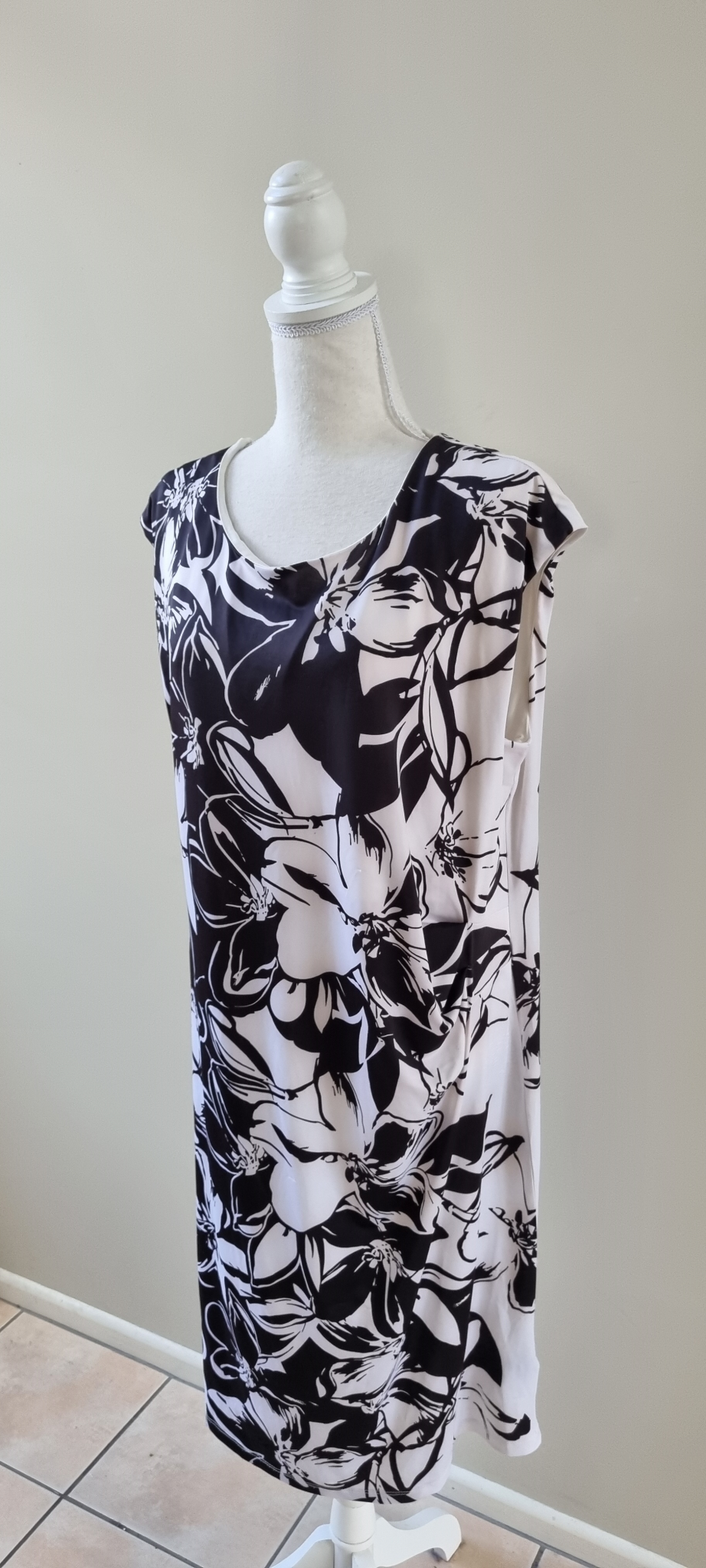 Mesmerise Dress size XXL, image 2