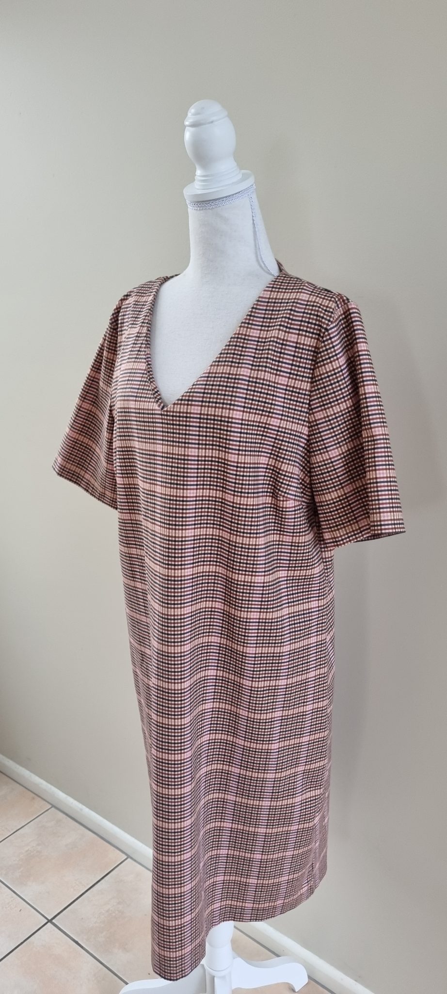 Capture Dress Size 20, image 2