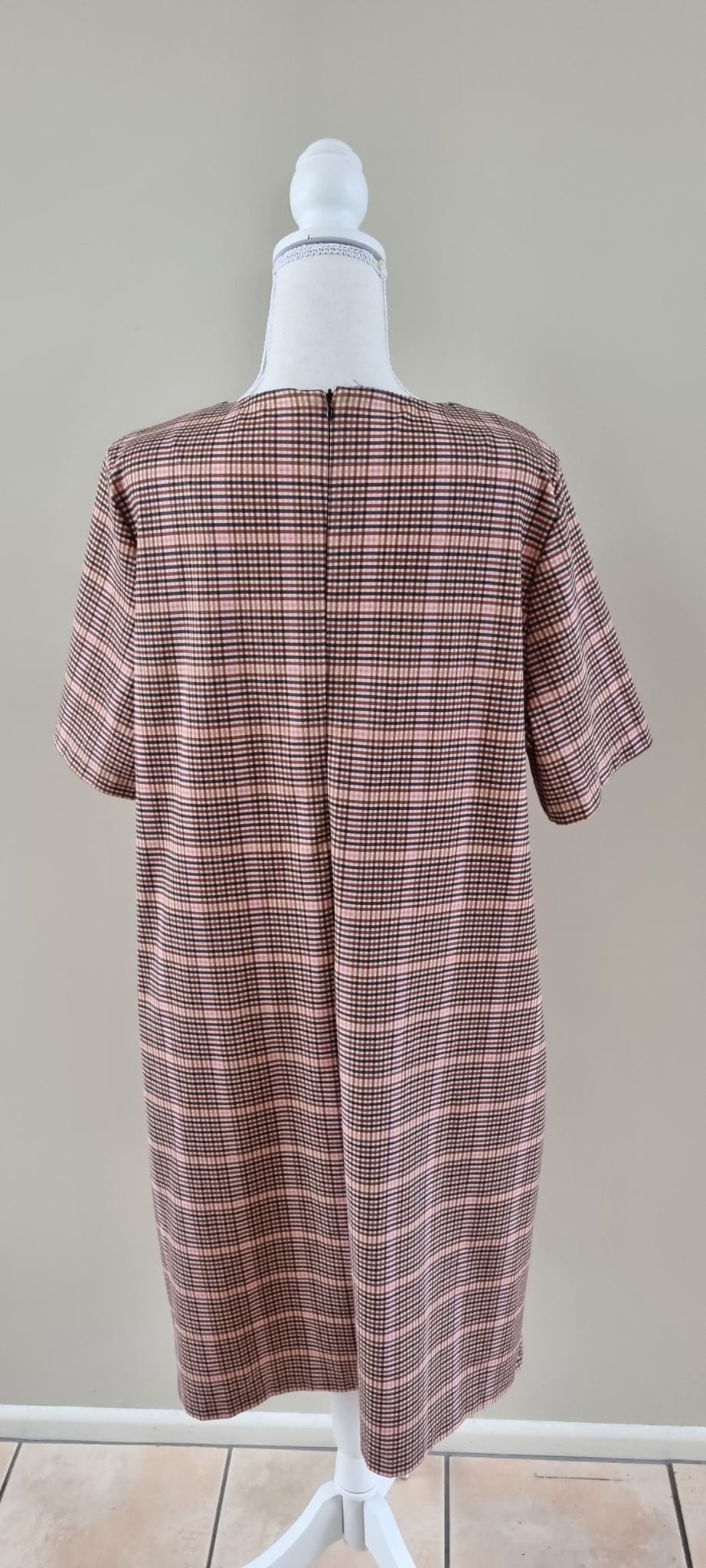 Capture Dress Size 20, image 3