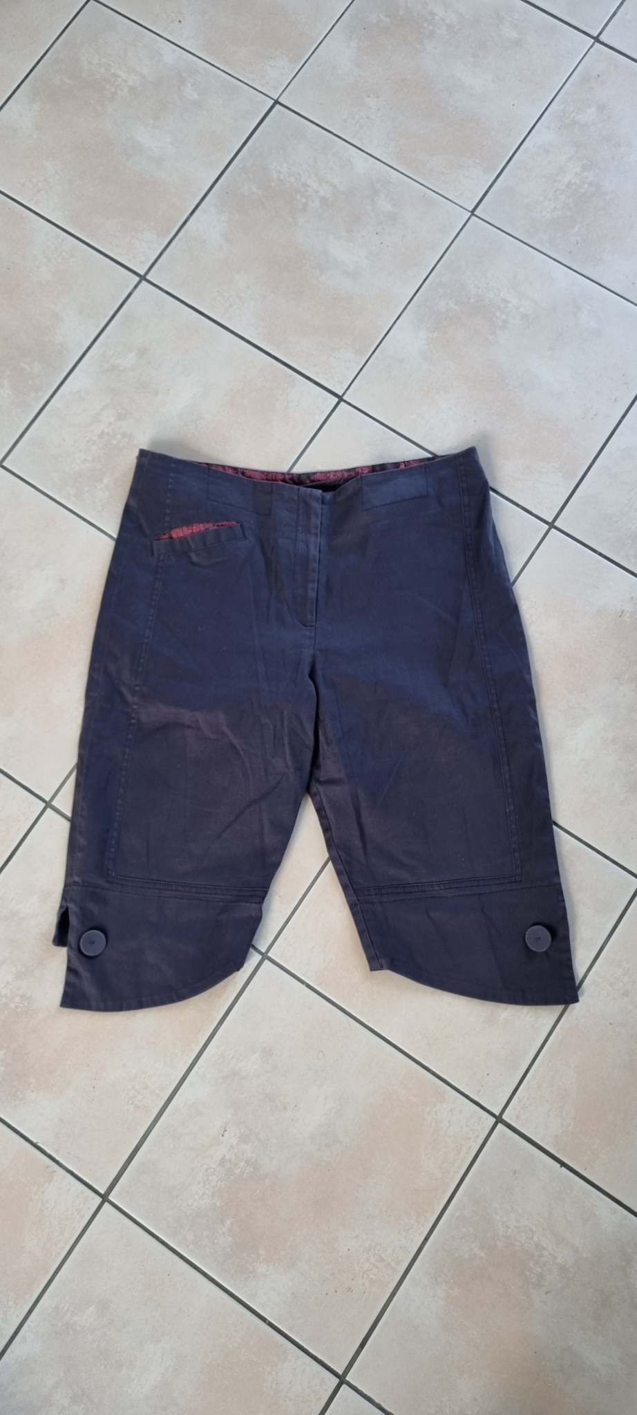 Mild Red Shorts size 14