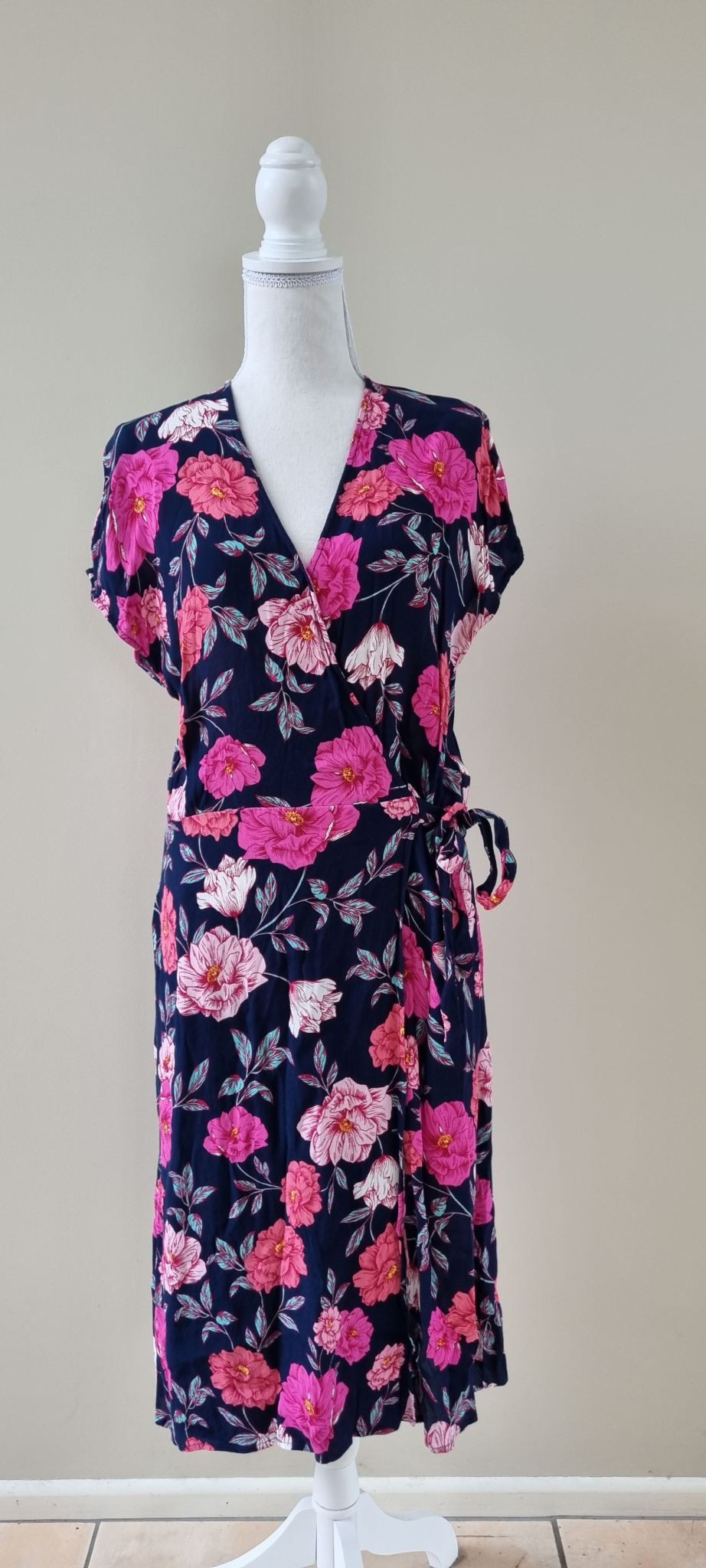 Jacqui E Dress Size 14