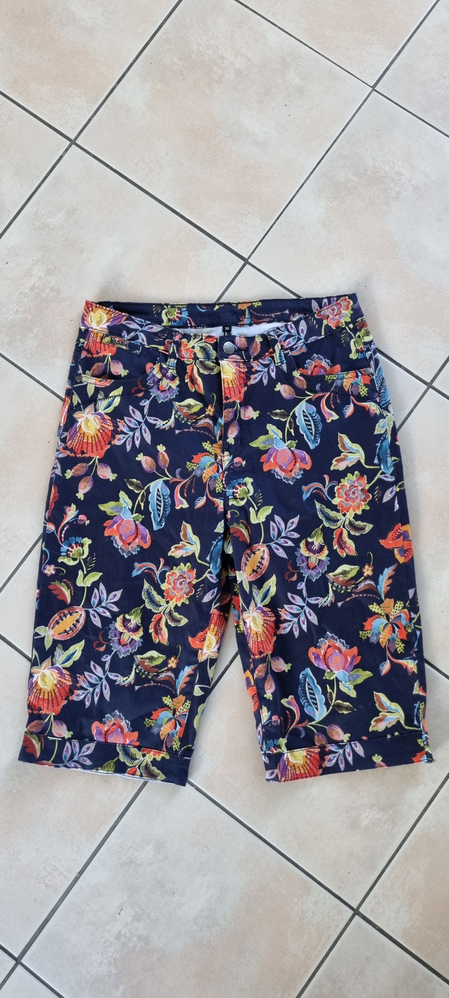Vassalli Shorts Size 10
