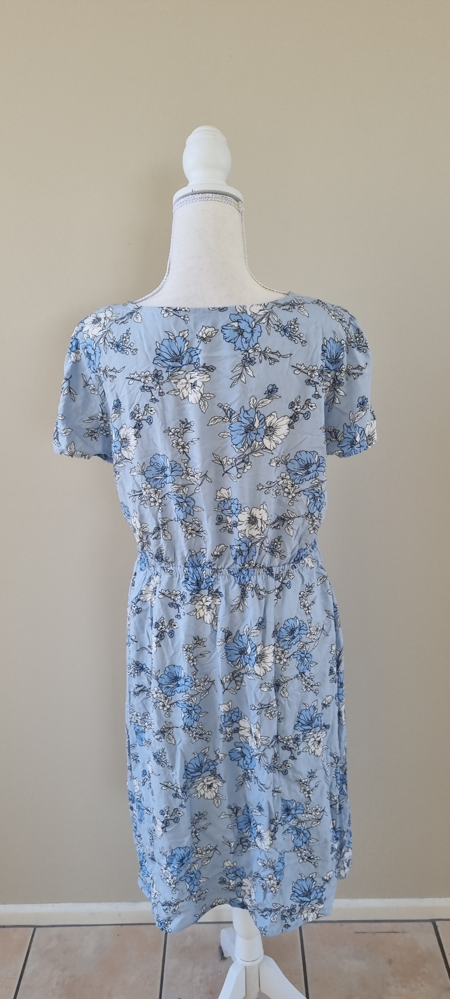 Capture Dress Size 14, image 3