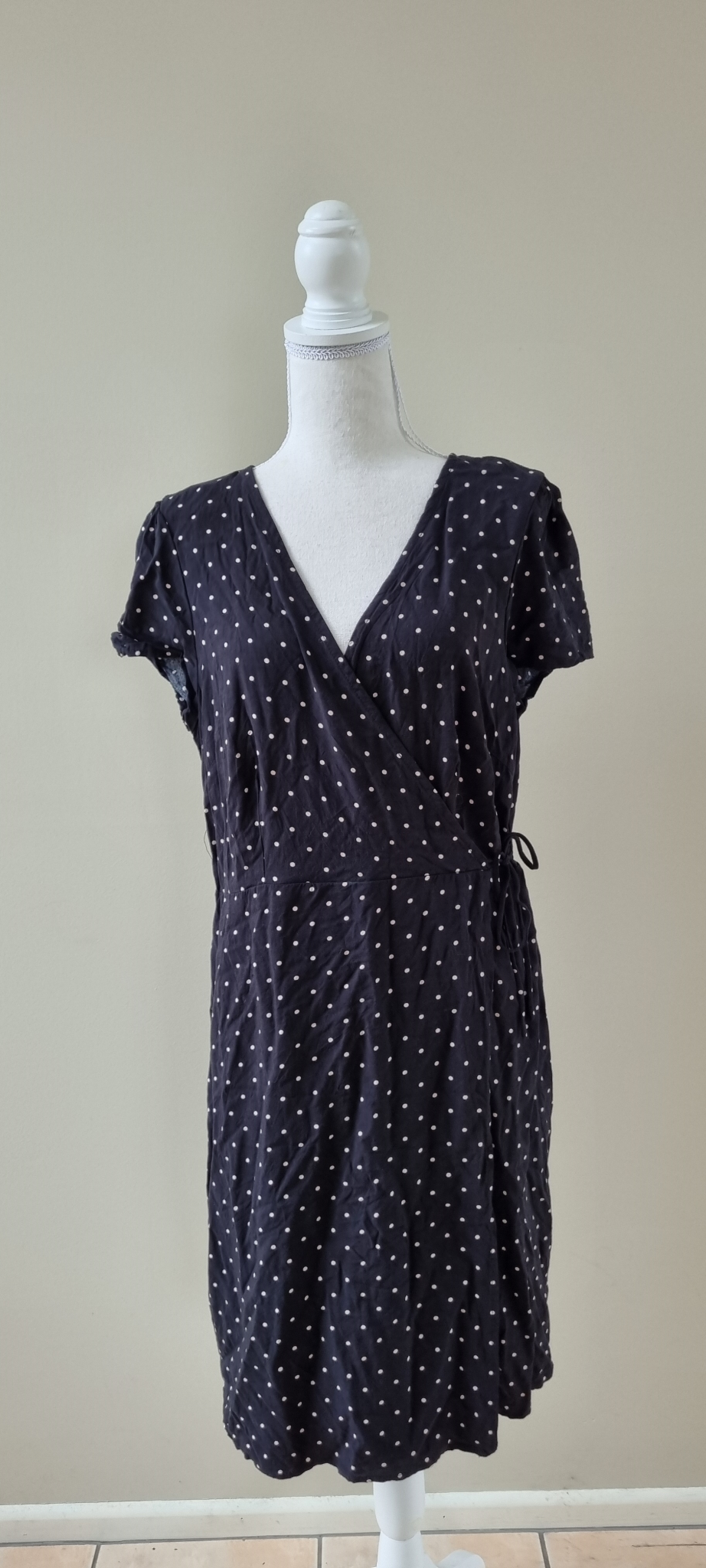 Capture Dress Size 16