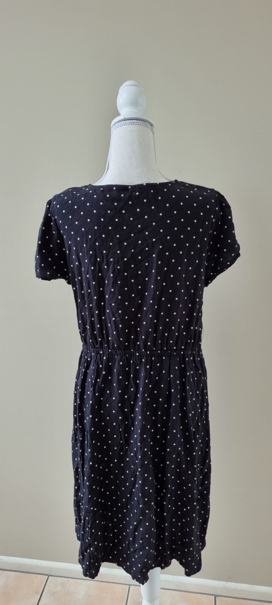 Capture Dress Size 16, image 3