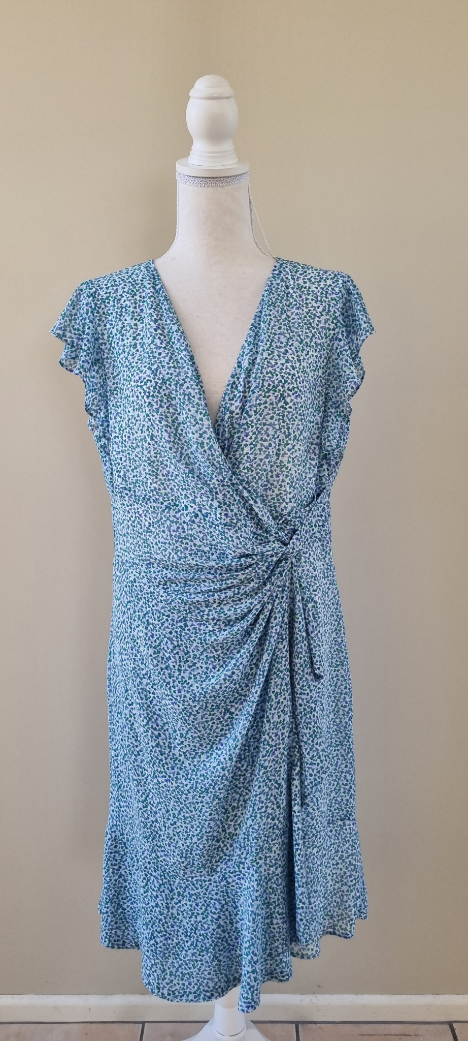 Jacqui E Dress Size 14