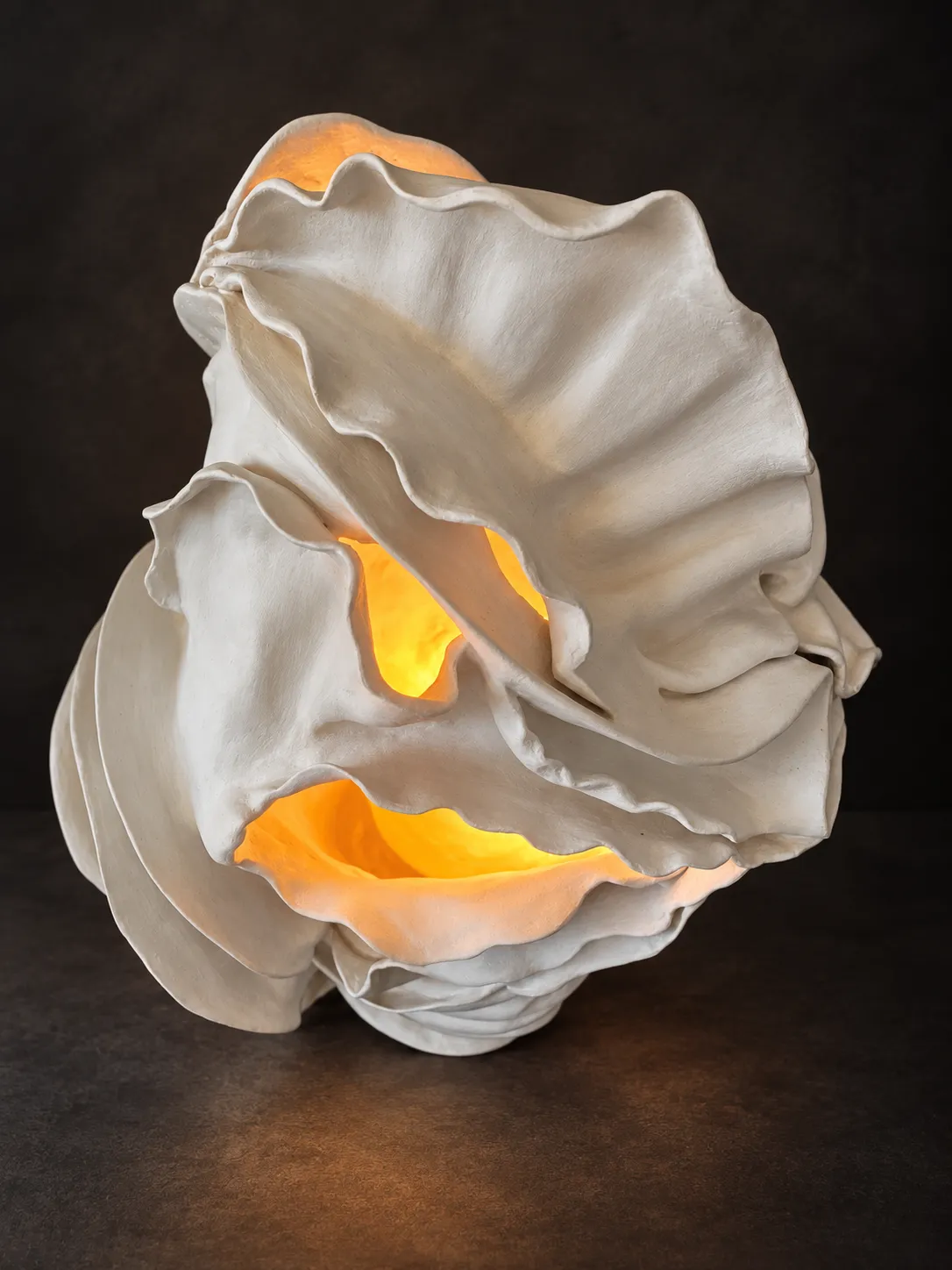 Inner-chamber-Vulva Expressive and gestural Ceramic Maroua Heddi - Subjektiv.art 8