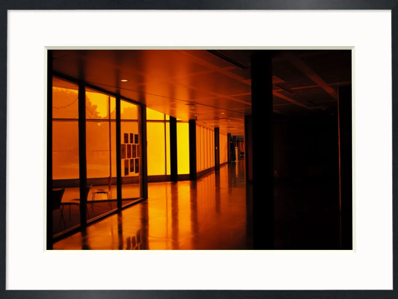 Out of office Modern Photography AYO STVDIOS - Subjektiv.art